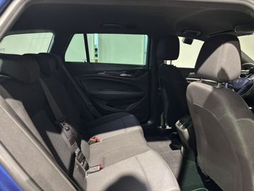 Fotografie des Opel Insignia Sports Tourer 1.5 DI Turbo Dynamic LED