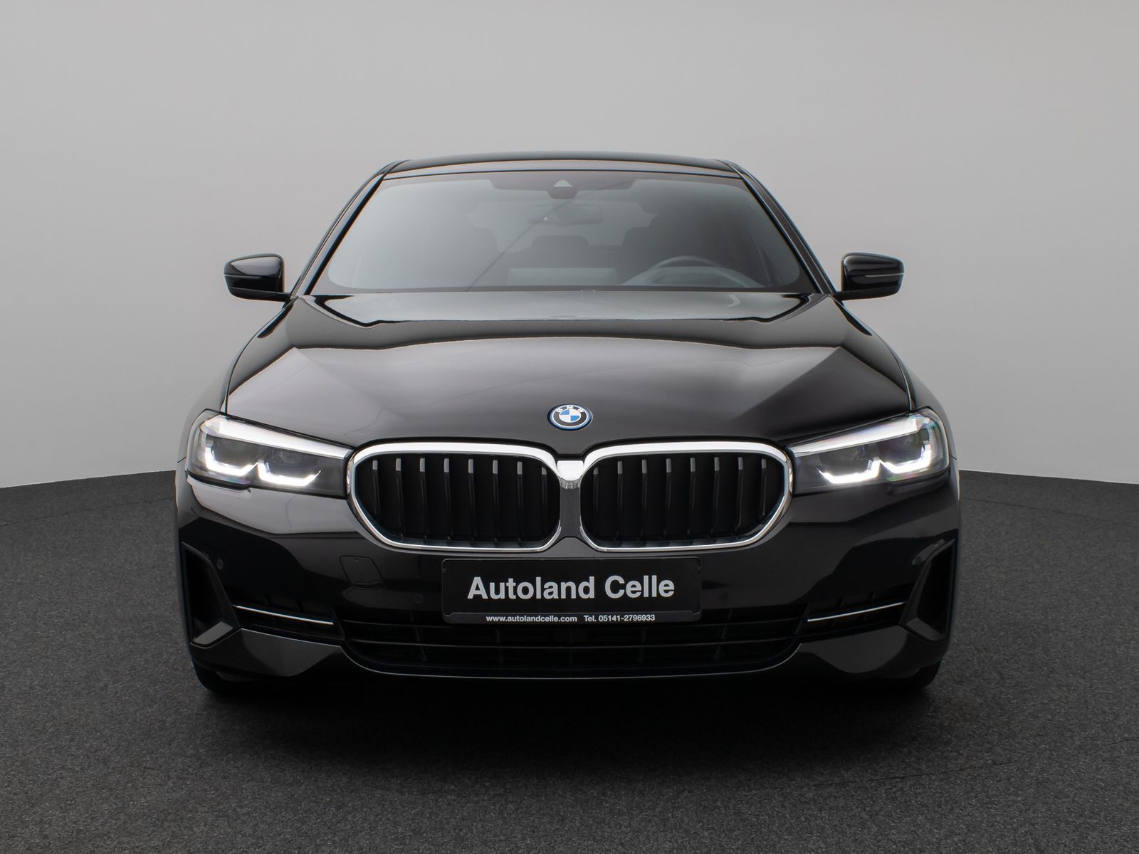 Fahrzeugabbildung BMW 530e xD HUD DAB CockPitPro PDC Komfort Alarm LED