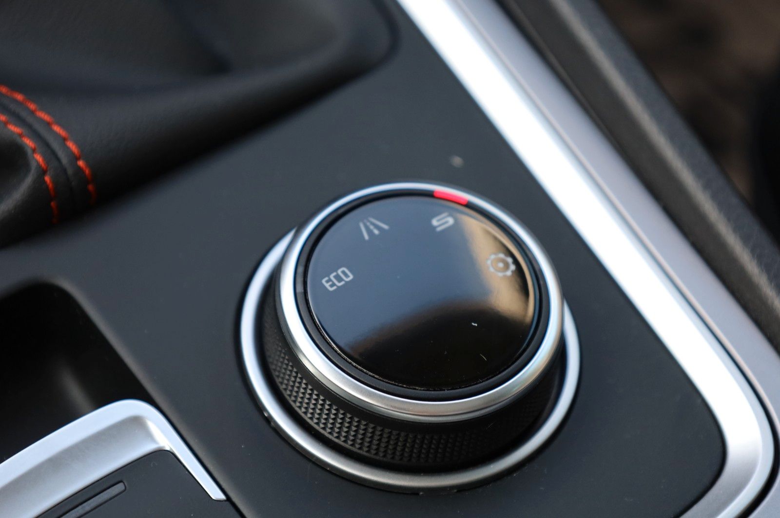 Fahrzeugabbildung SEAT Ateca FR 1.5TSI DSG *PANORAMADACH