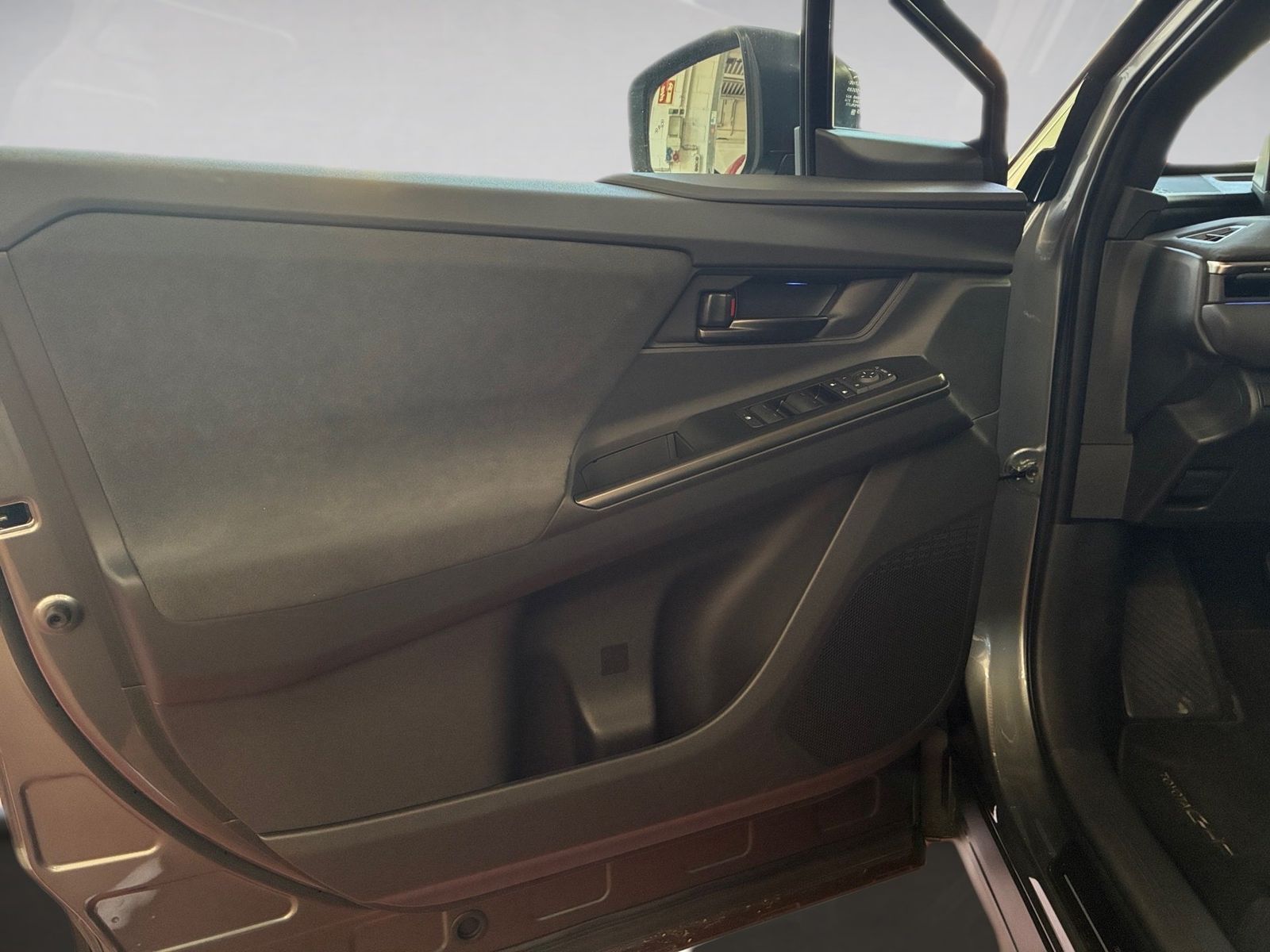Fahrzeugabbildung Toyota C-HR+ Lounge 4x4 AWD 77 KW, 360,SHZ,el.Heck