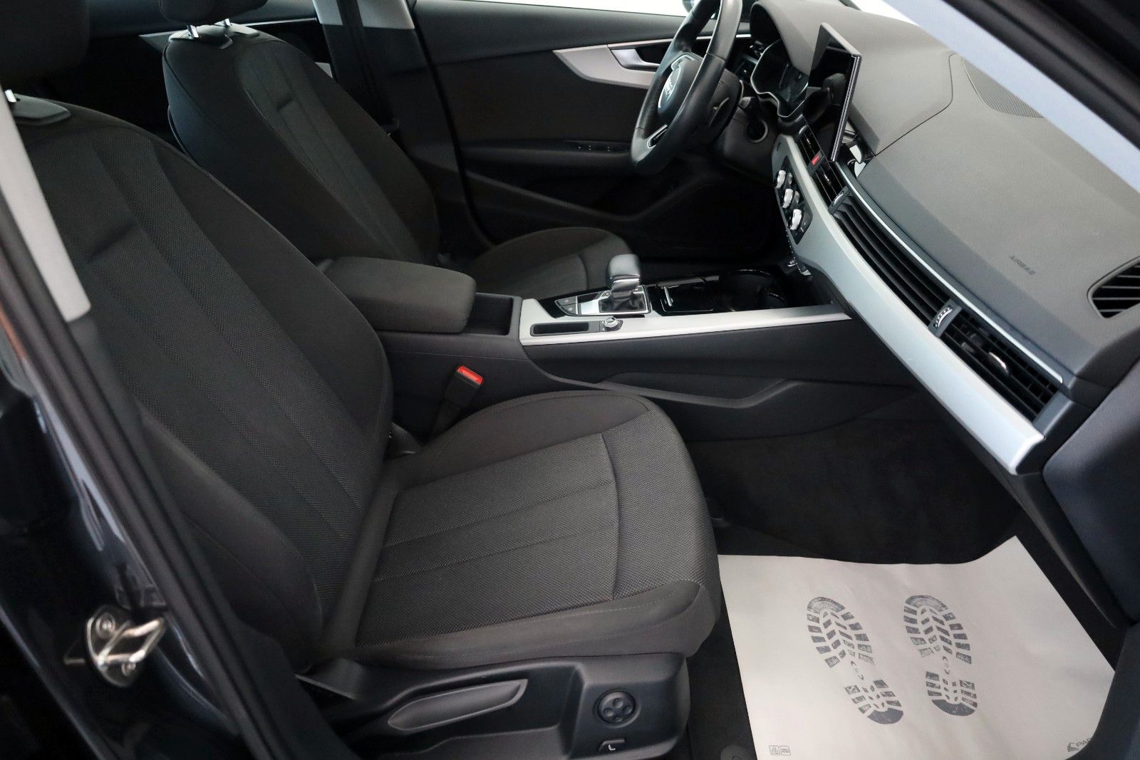 Fahrzeugabbildung Audi A4 Avant 35 TDI advanced Navi,LED,Panorama,SH,