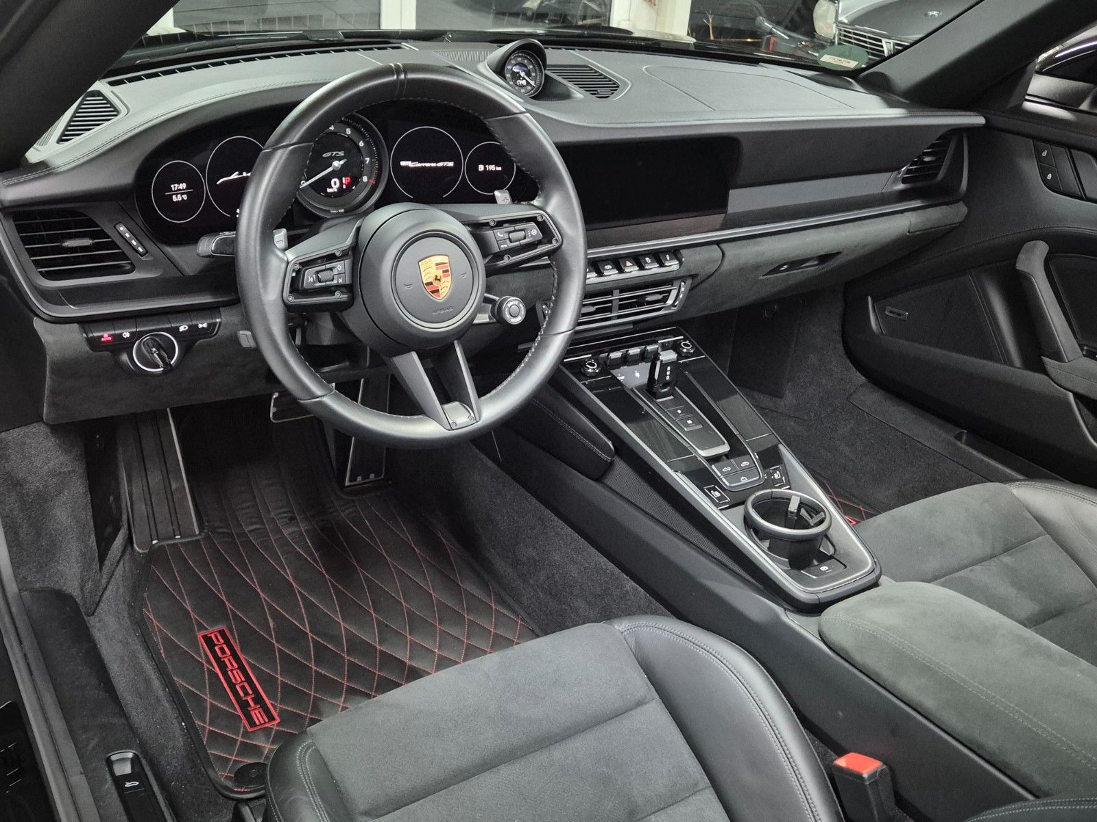 Fahrzeugabbildung Porsche 992 Carrera GTS/Approved 2027/Bose/1A Zustand
