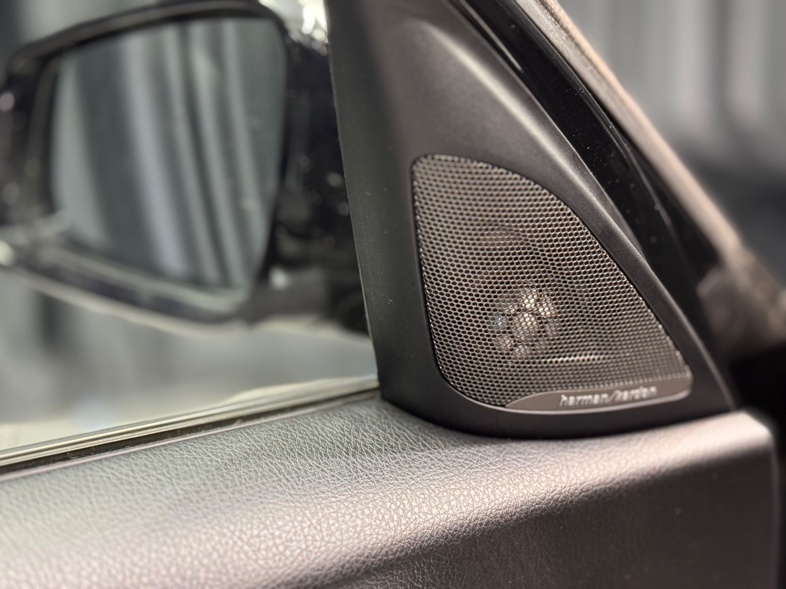 Fahrzeugabbildung BMW M135i xDrive|H&K|LED|KAMERA|VOLL|DEUTSCHES FZG