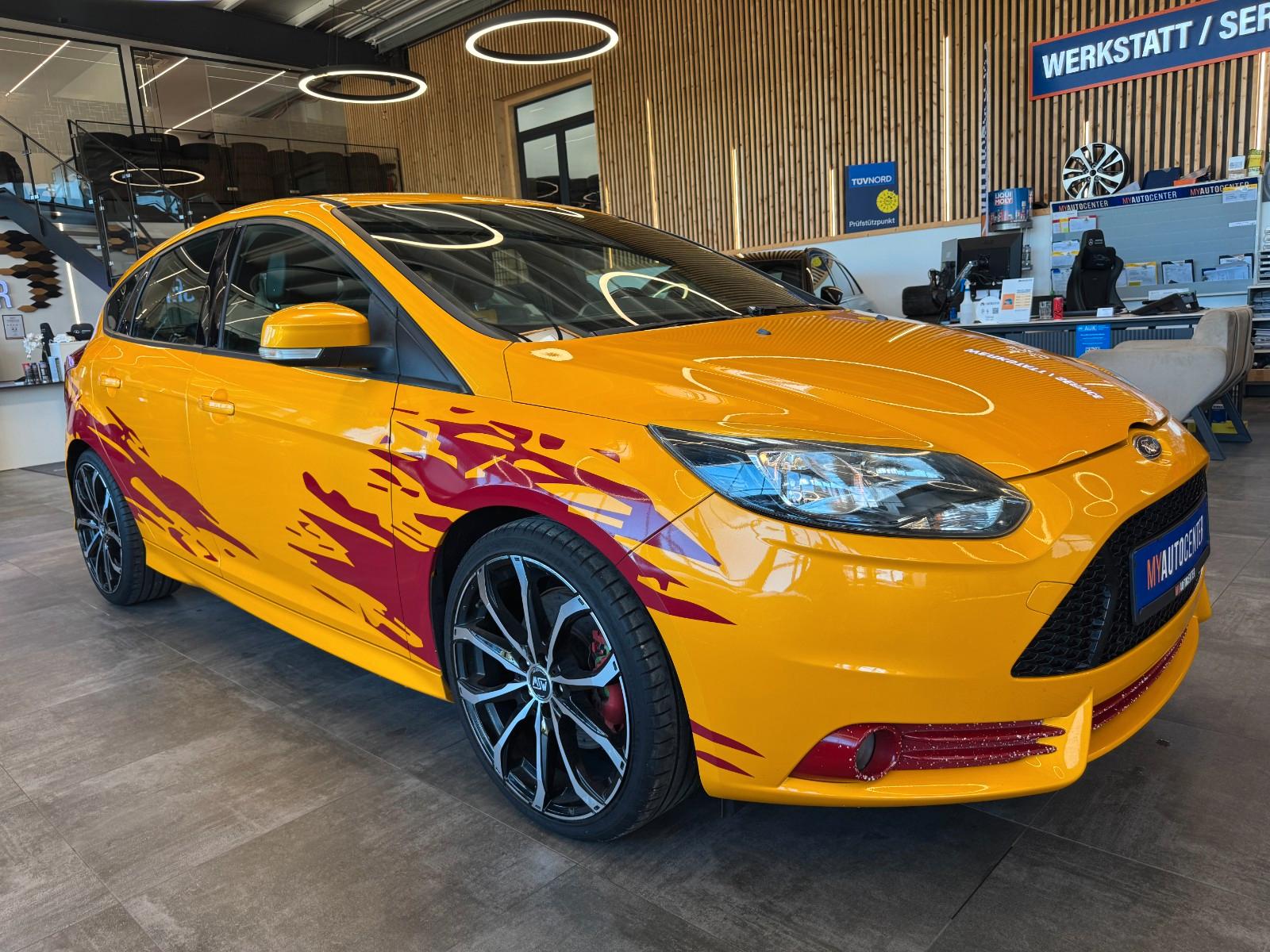 Ford Focus ST 2.0 EcoBoost 250 ch BVM / Recaro / Cuir / Sièges chauffants / Pack Sport
