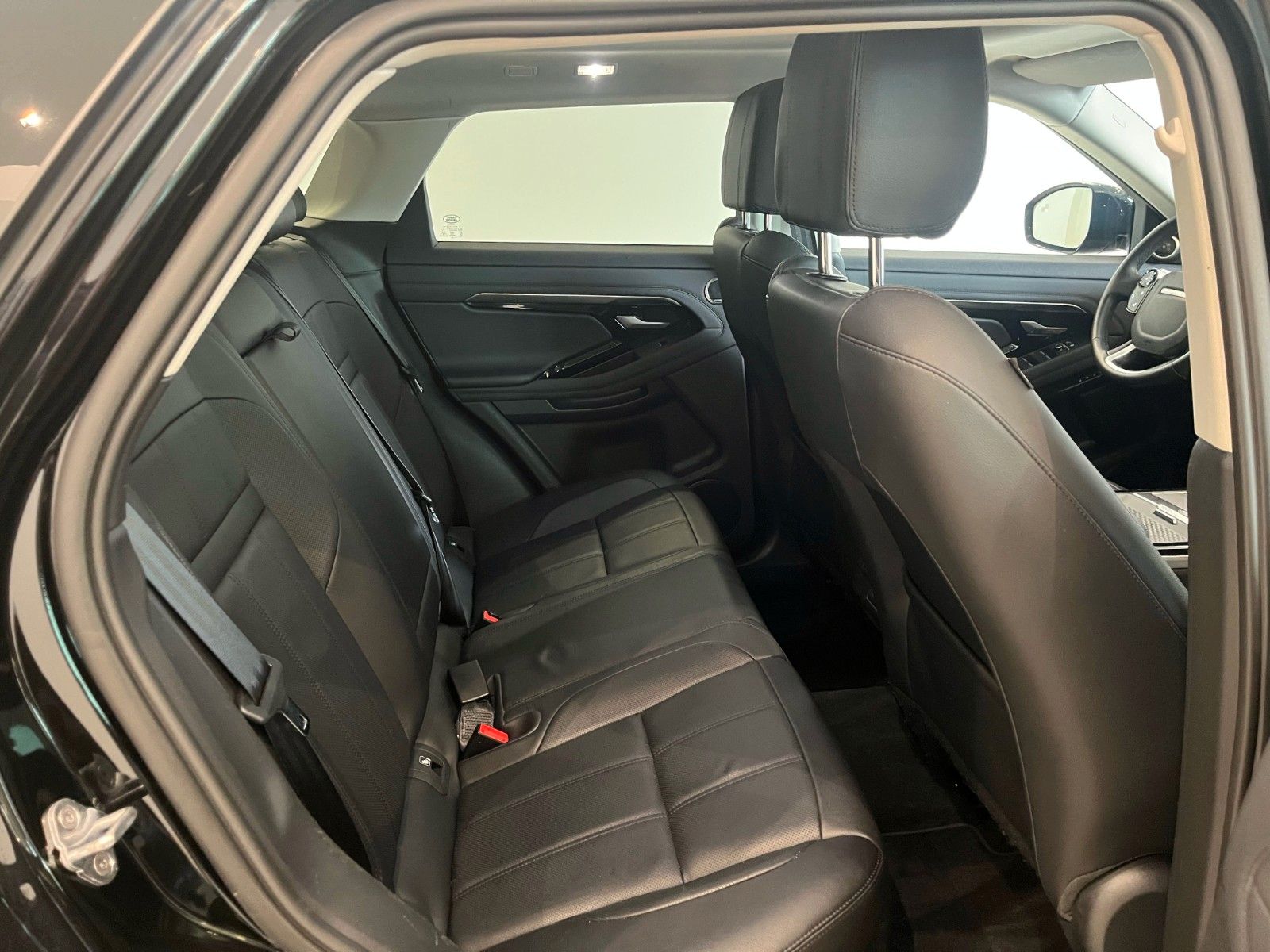 Fahrzeugabbildung Land Rover Range Rover Evoque D150 SE Panorama & AHK elk.