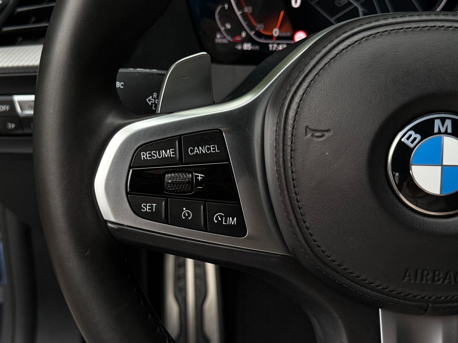 Fahrzeugabbildung BMW 118  d Aut. M Sport LED+NAVI+SHZ+AHK+AMBI+CARPL+