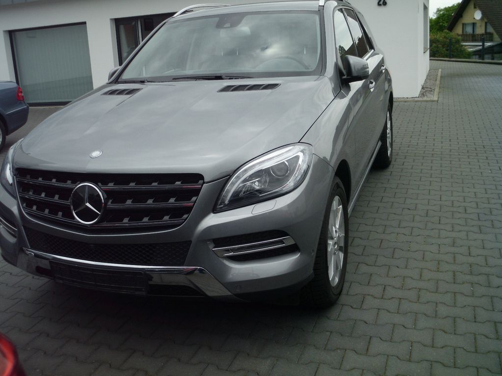 Mercedes-Benz ML 400