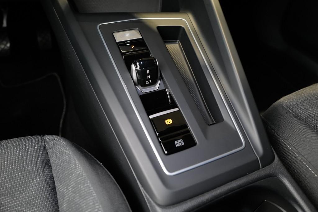 Volkswagen Golf VIII 1.0eTSI DSG Life StdHz Navi ACC Led, миниатюра 16