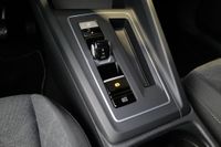 Volkswagen Golf VIII 1.0eTSI DSG Life StdHz Navi ACC Led