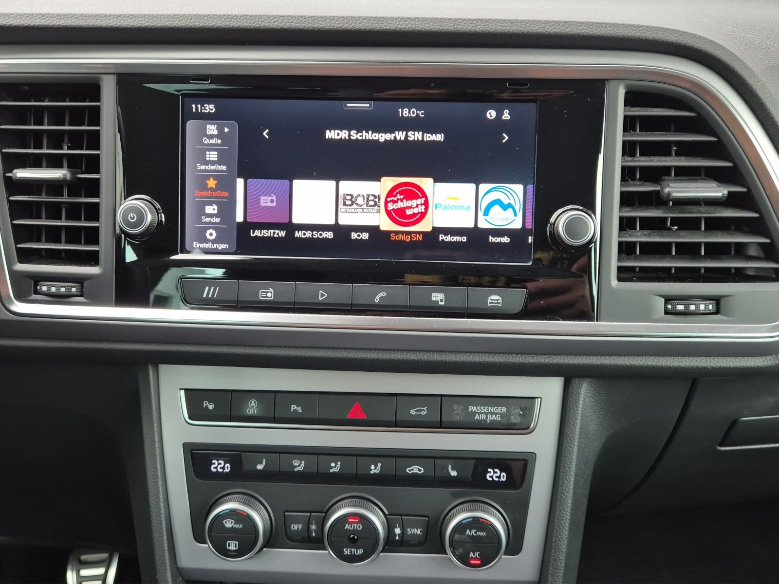 Fahrzeugabbildung SEAT Ateca TSI FR LED AHK CarPlay AID ACC RFK SHZ