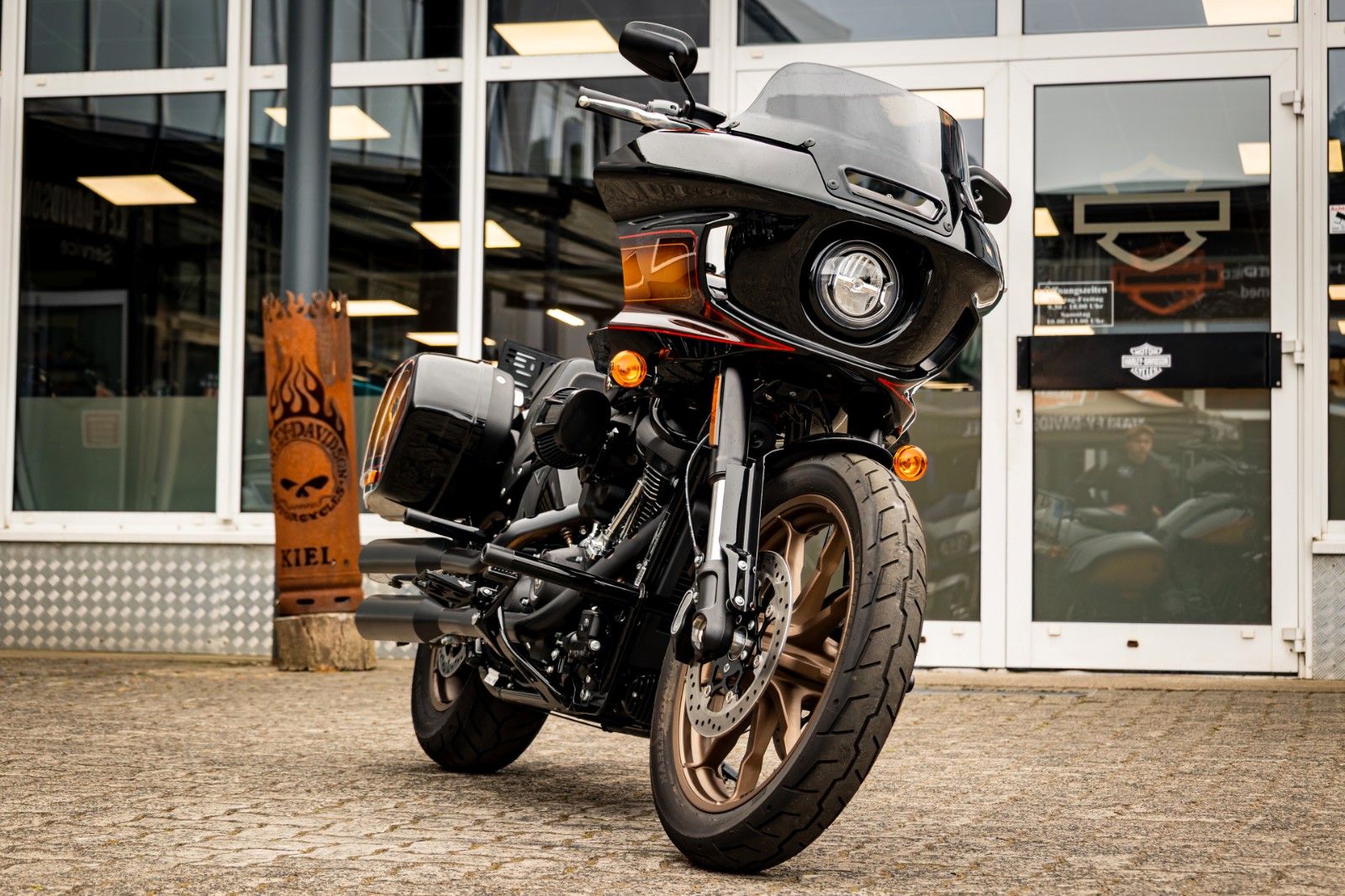 Fahrzeugabbildung Harley-Davidson FXLRST Low Rider ST 117 HeinzBikes Clubstyle SE