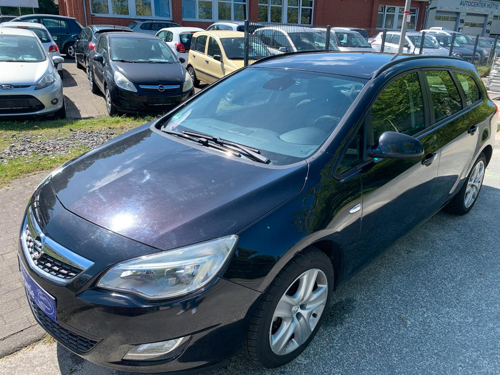 Opel Astra 2011 — photo 7