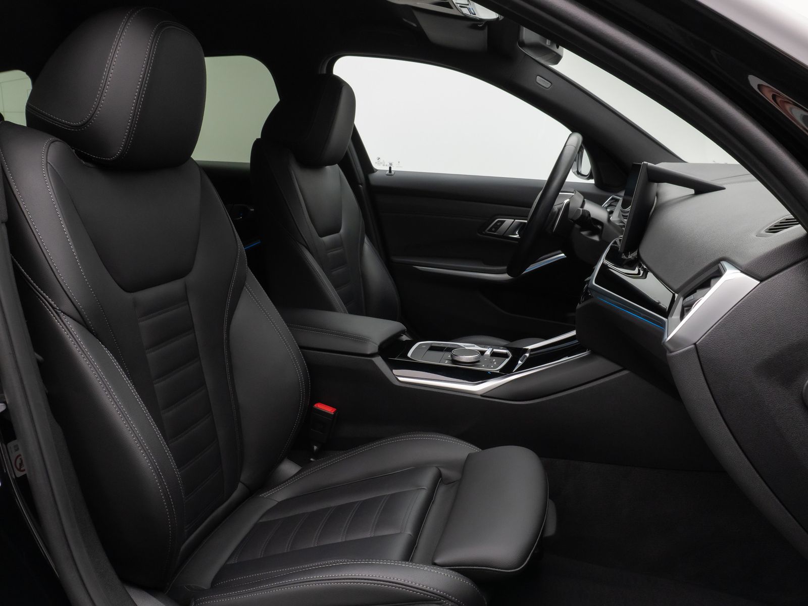 Fahrzeugabbildung BMW 330d Kamera DAB HiFi Leder Sport AdaptLED 18Zoll