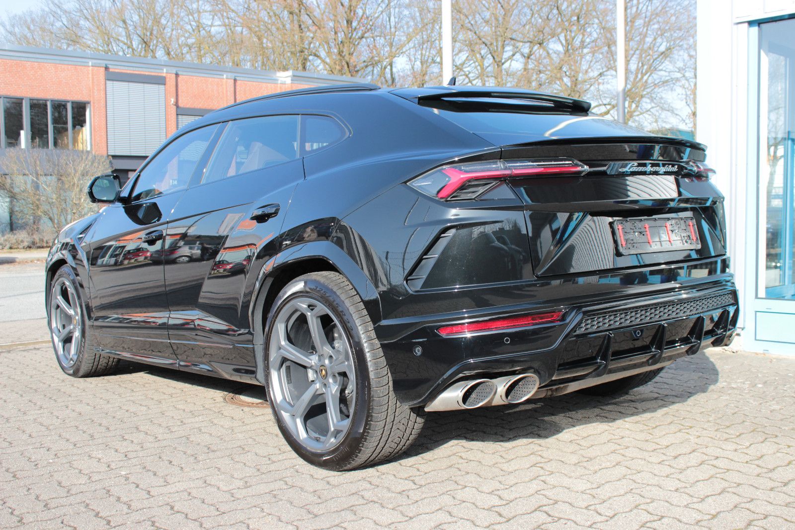 Fahrzeugabbildung Lamborghini Urus *1. Hand* *B&O Sound* *Carbon* *Q-citura*