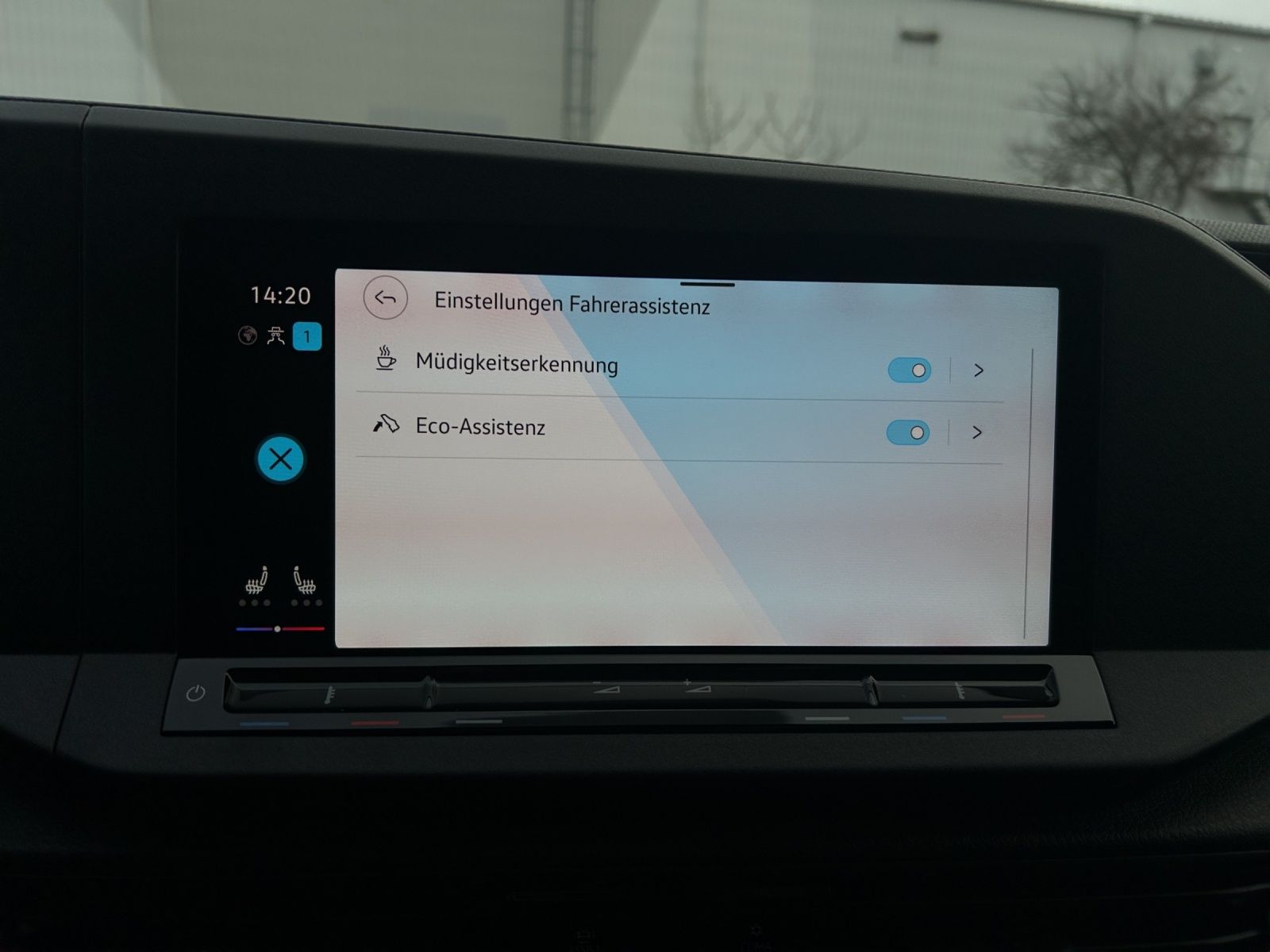 Fahrzeugabbildung Volkswagen Caddy Kasten Maxi TSI DSG STH Navi GRA PDC SH