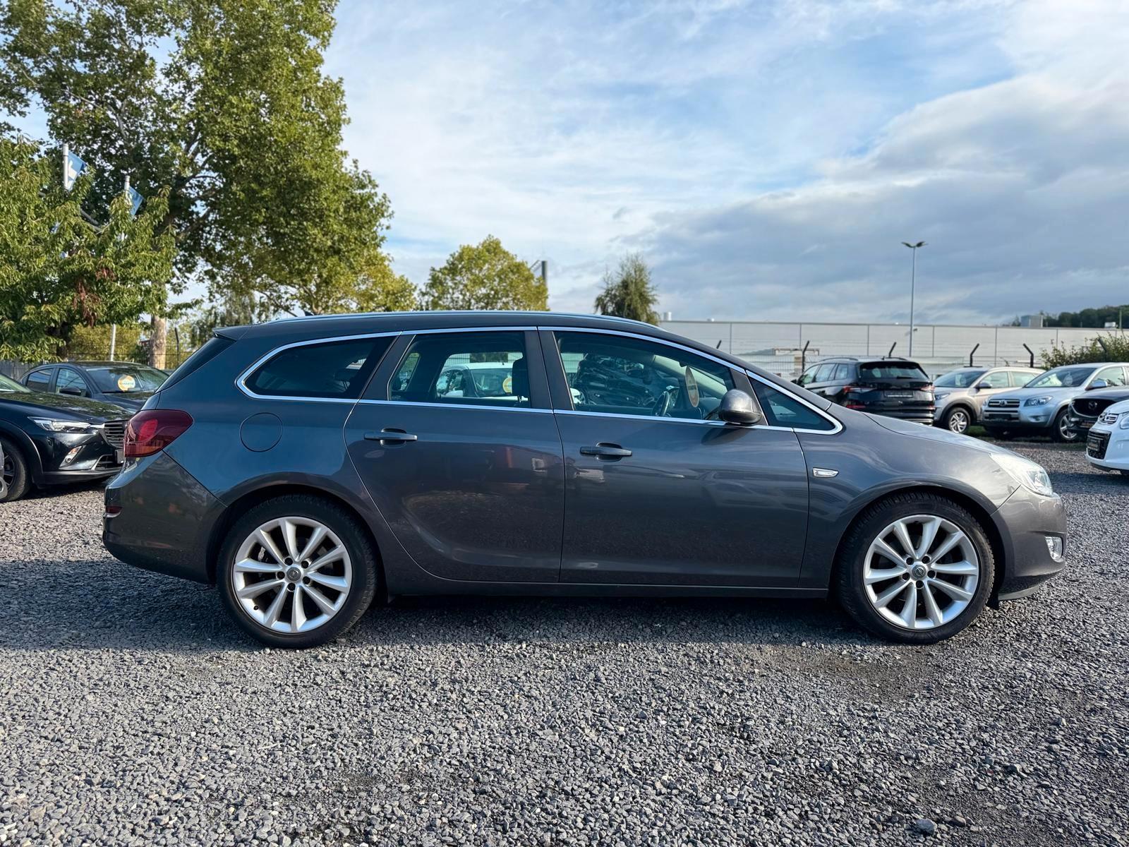 Opel Astra J Sports Tourer Innovation