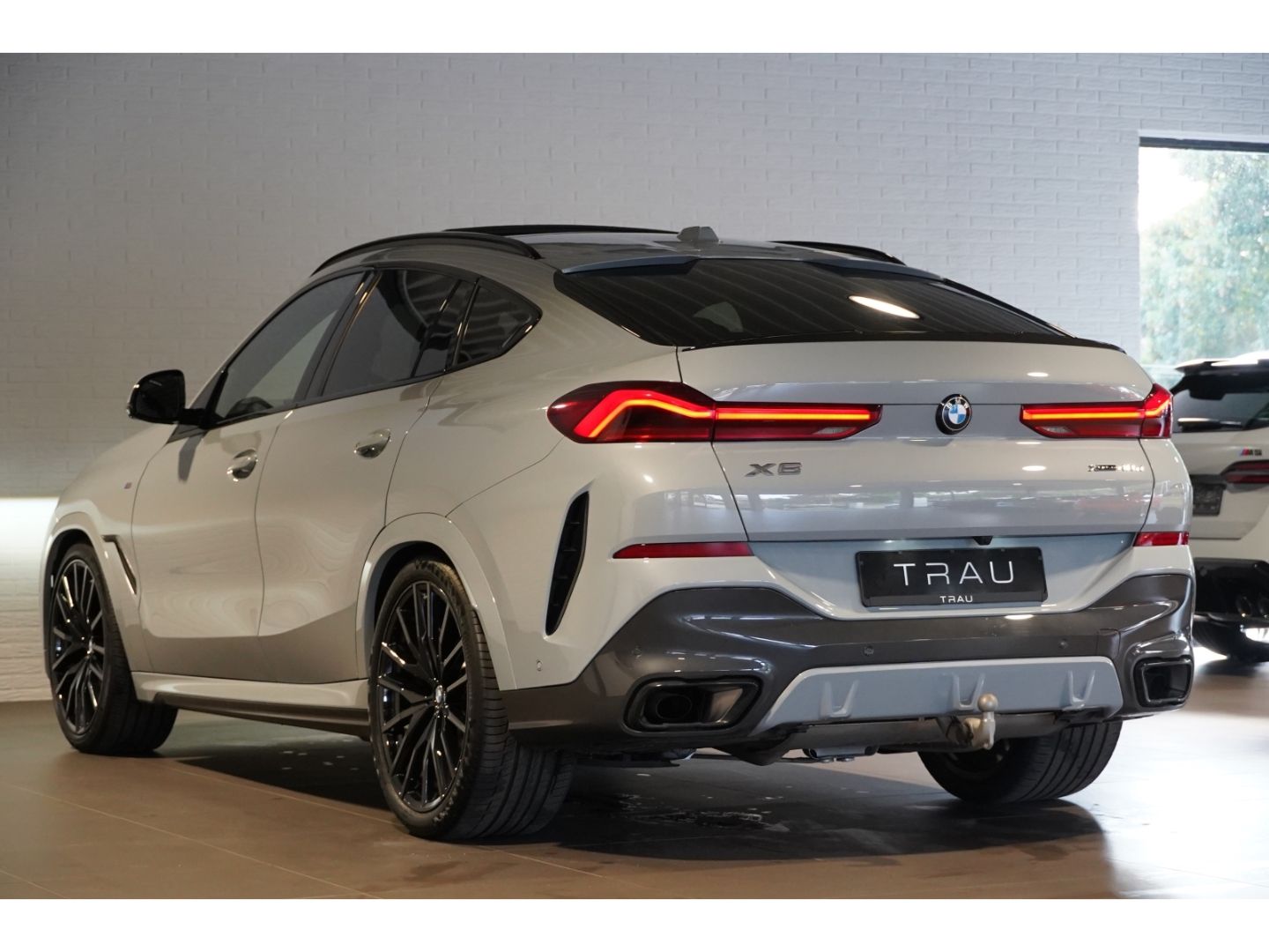 BMW X6 40d M-Sport Pano-Sky Massage Memo AHK H&K HUD foto 4