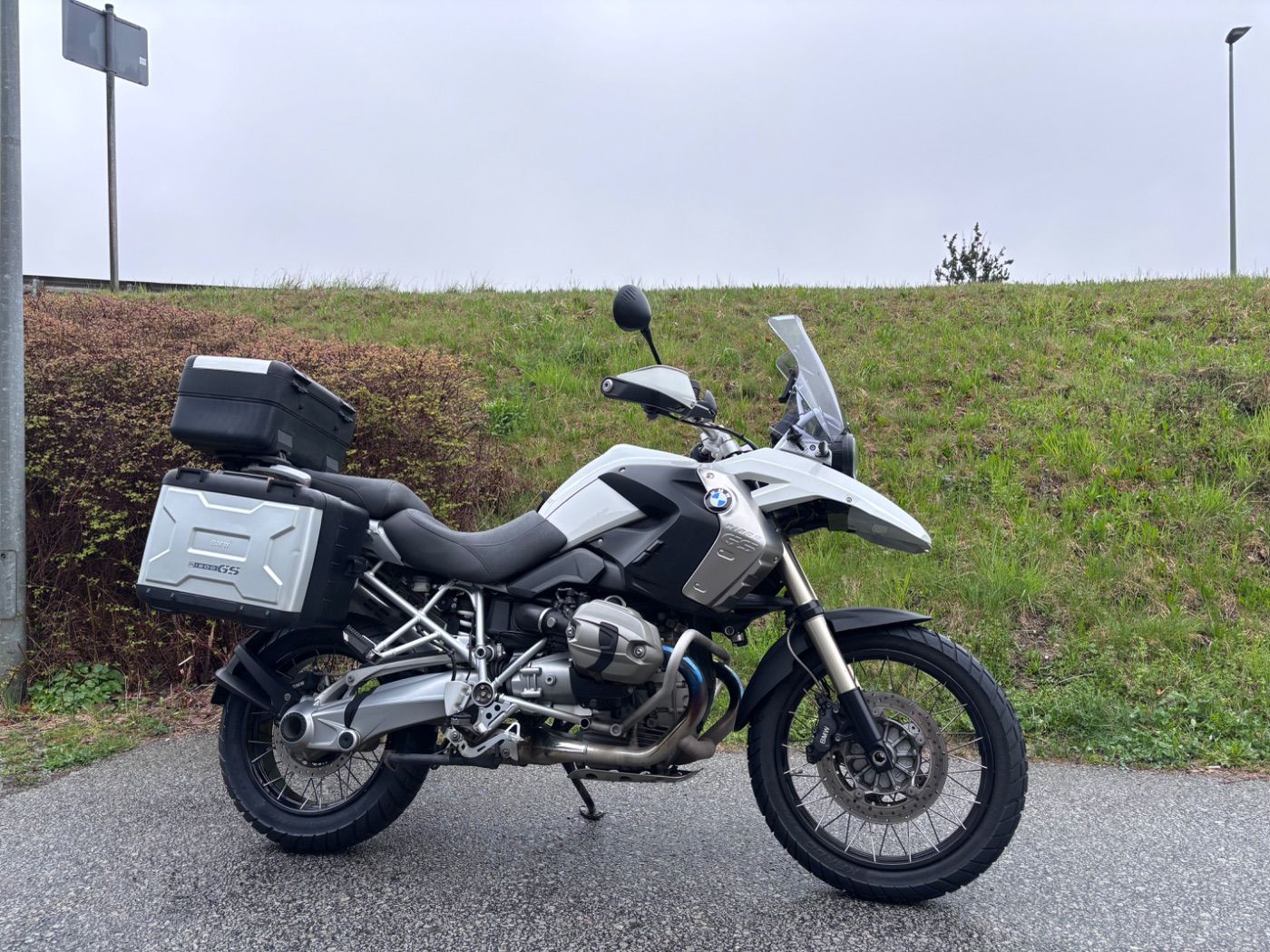 Fahrzeugabbildung BMW R 1200 GS, 30 Jahre Edition, Koffersatz, Sturzb.
