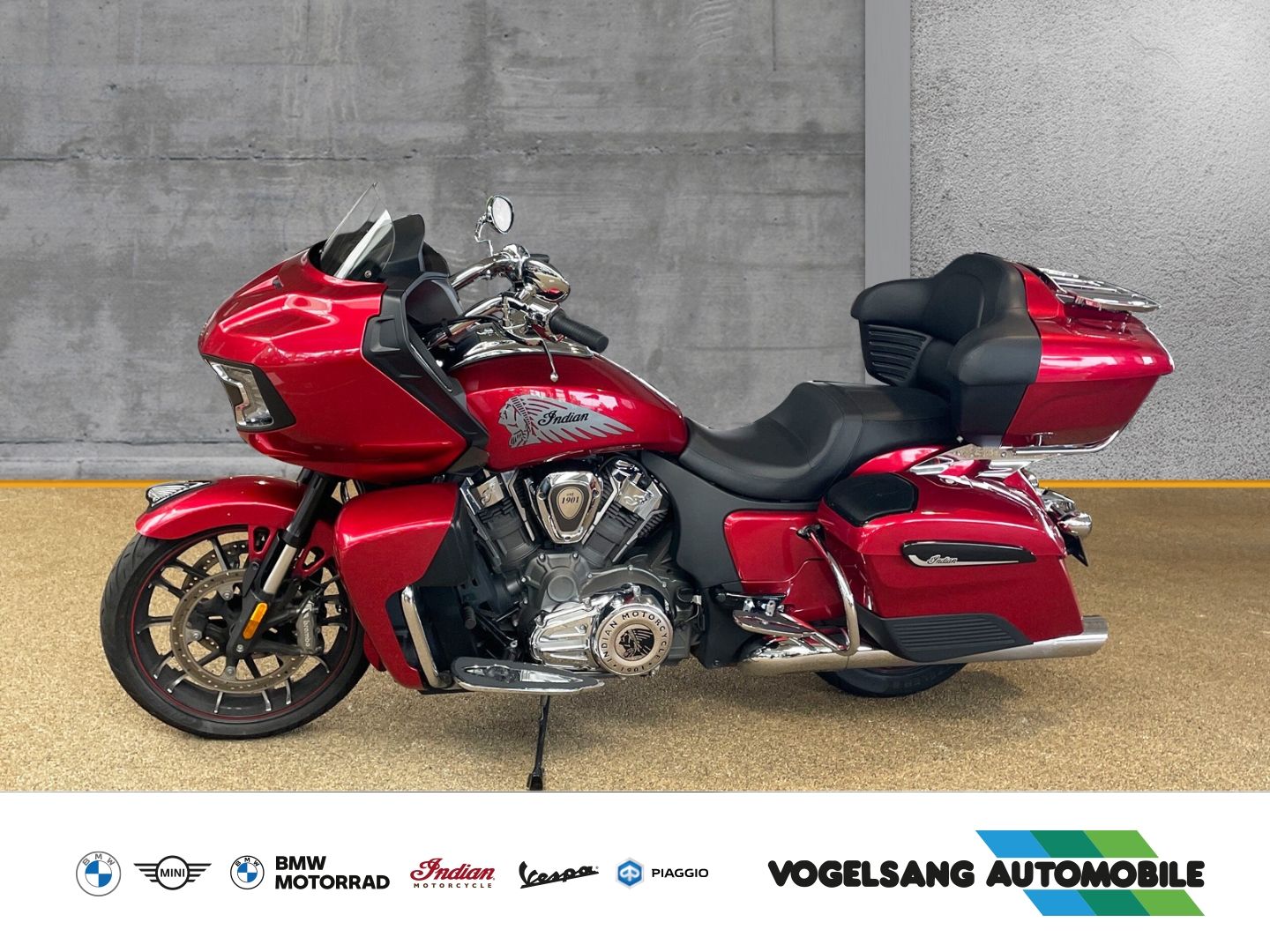 Fahrzeugabbildung Indian Challenger Pursuit, Luxury Line, Zusatzscheinwer