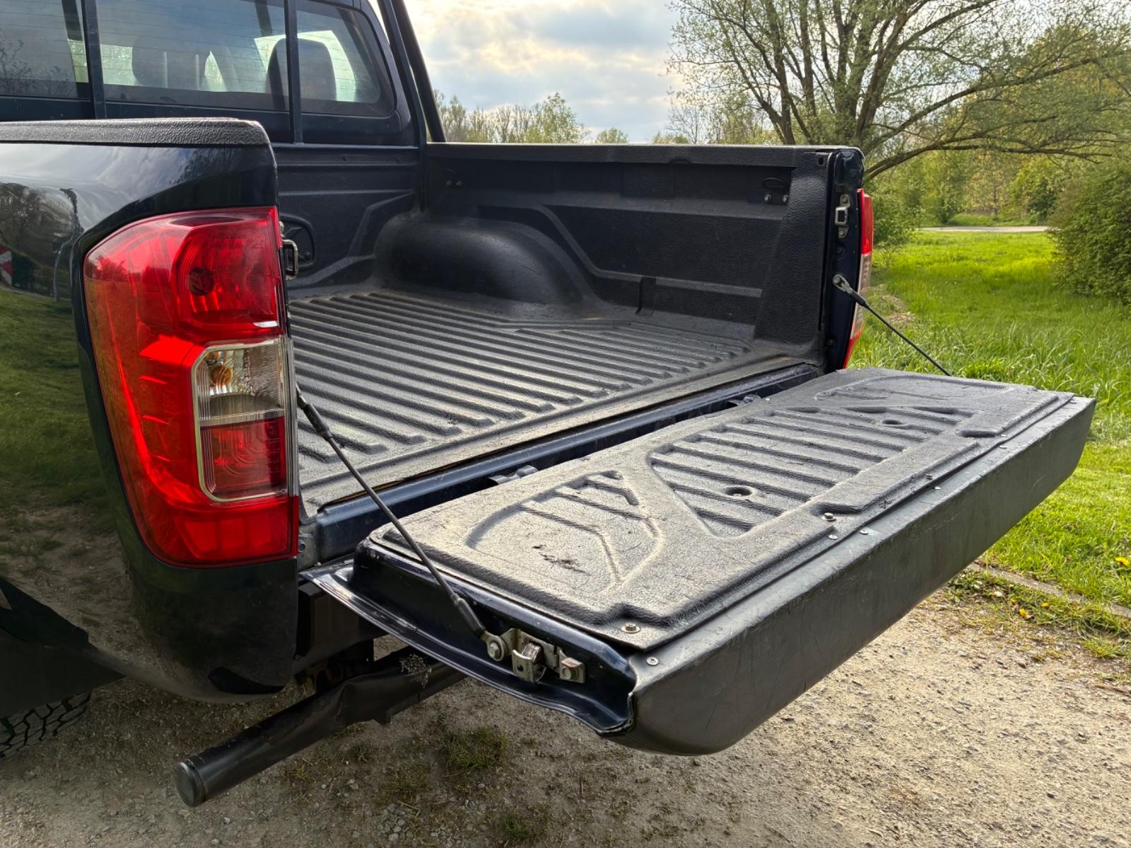 Nissan Navara NP300 Double Cabine 163ch - 2 ème main - Attelage - Entretien complet - CT récent