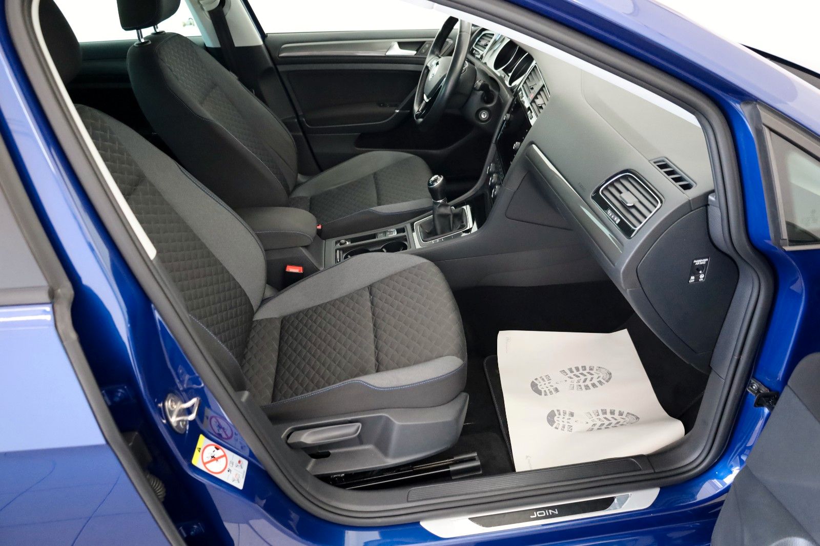 Fahrzeugabbildung Volkswagen Golf VII Lim. Join Navi,SH,ACC,PDC,Allwetter