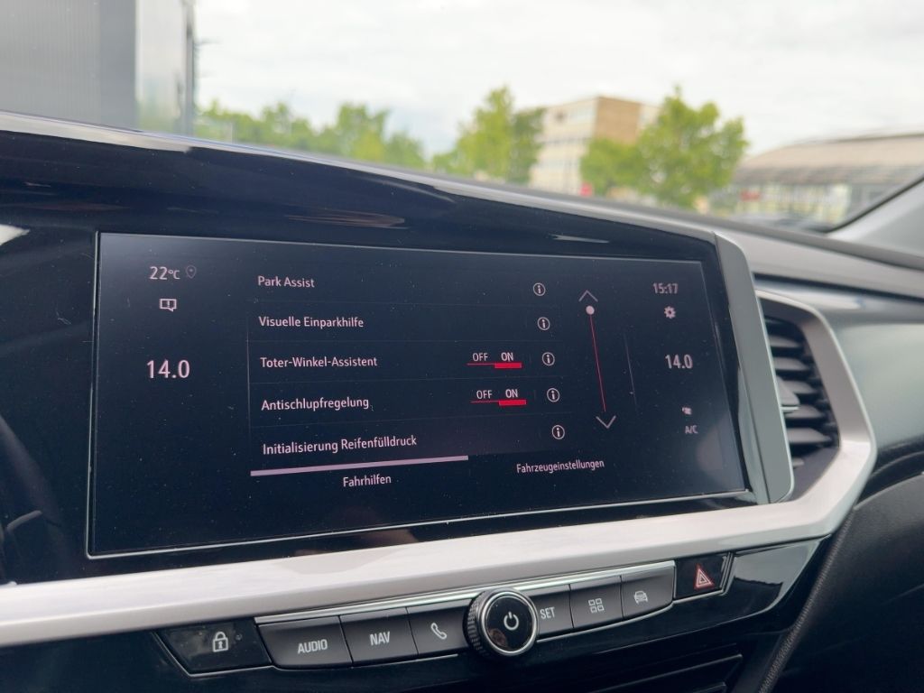 Fahrzeugabbildung Opel Grandland GS, AUTOMATIK, NAVI, RÜCKFAHRK.