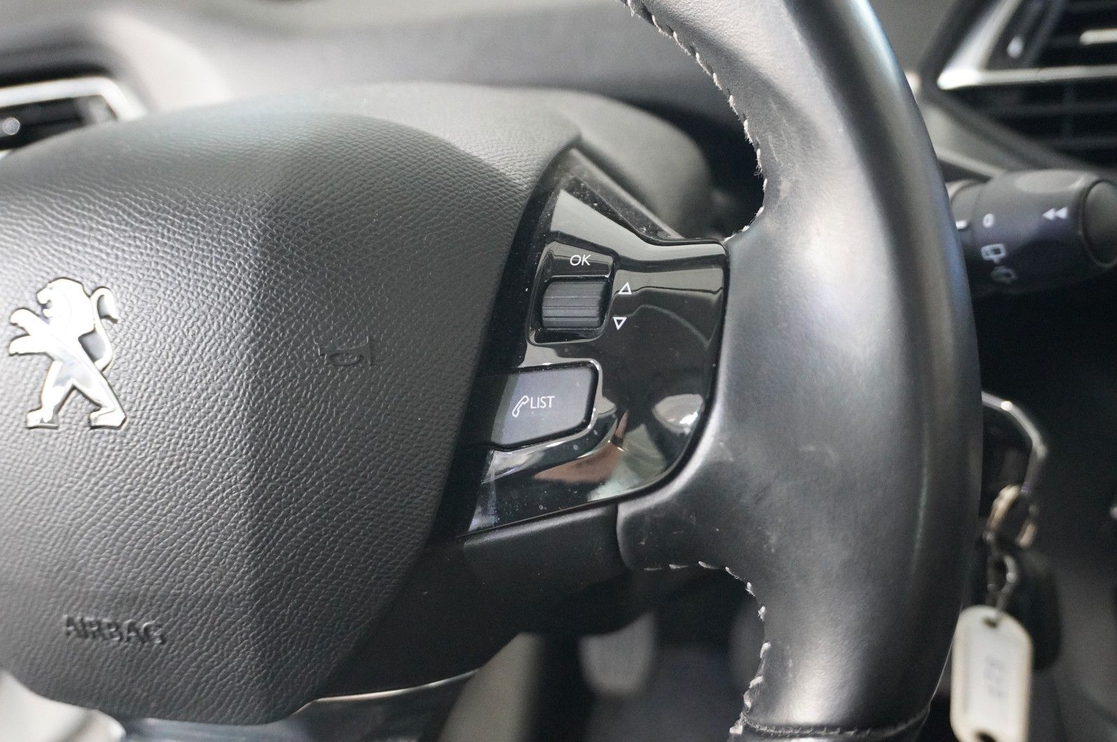 Fahrzeugabbildung Peugeot 308 SW 1.5D ACTIVE NAVI/LED/SHZ/TEMP./PDC/KLIMA