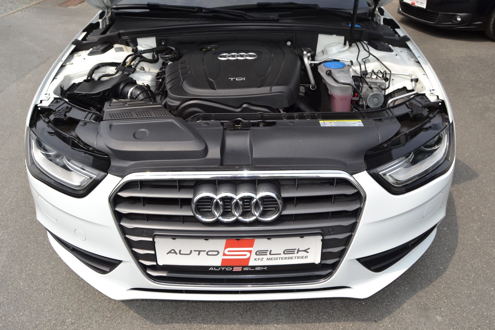 Fahrzeugabbildung Audi A4 Avant Ambiente/Navigation/Tempomat/PDC/