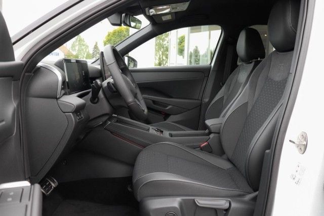 Volkswagen T-Roc R-Line 1.5 l eTSI DSG Easy Open WiRä foto 3