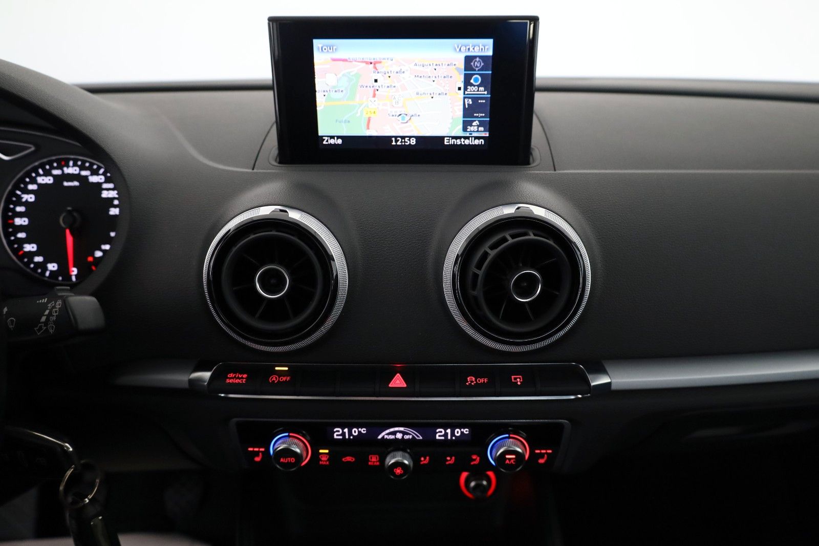 Fahrzeugabbildung Audi A3 SB Ambition ultra Navi,Xenon,SH,PDC,AHK