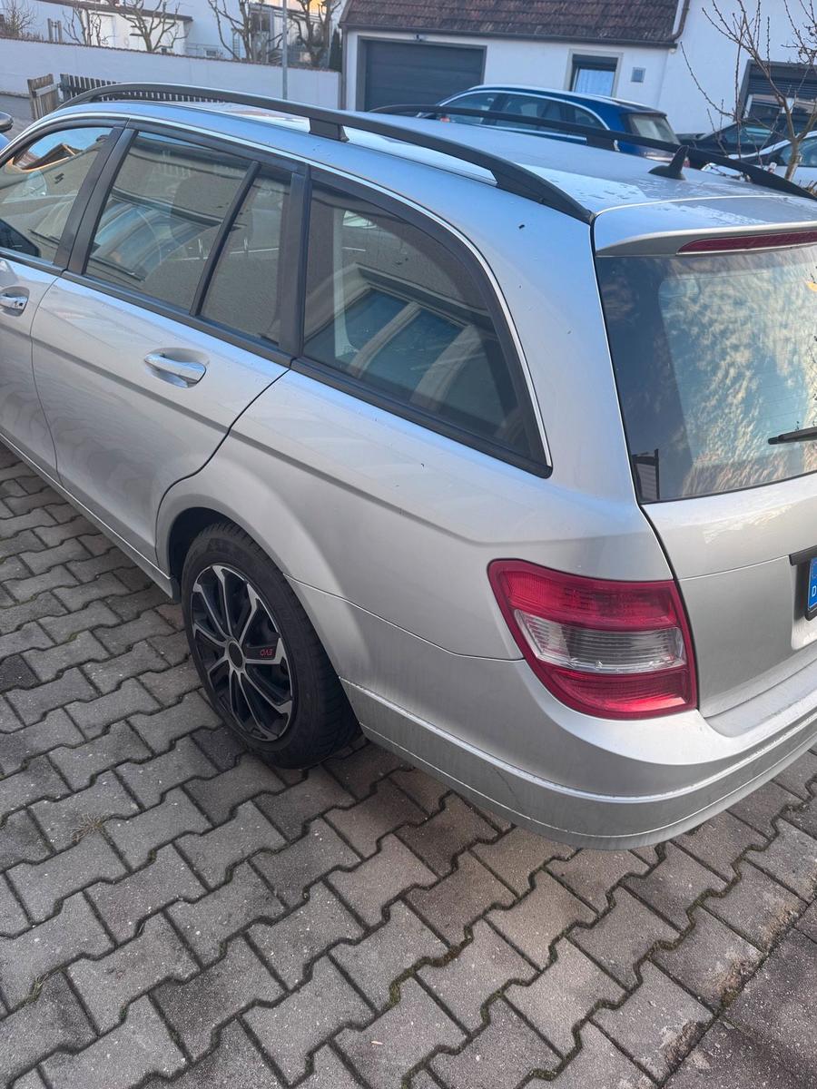 Mercedes-Benz C200 2010 — engine 136 HP (100kW)