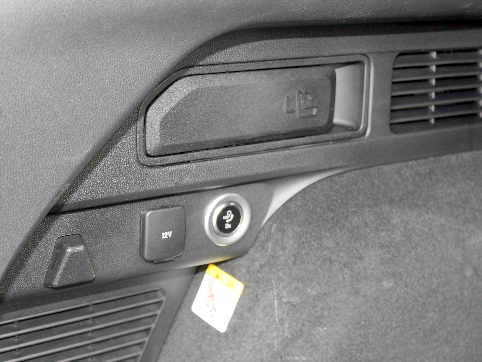 Fahrzeugabbildung Ford Kuga Plug-In Hybrid ST-Line X 2,5 Duratec