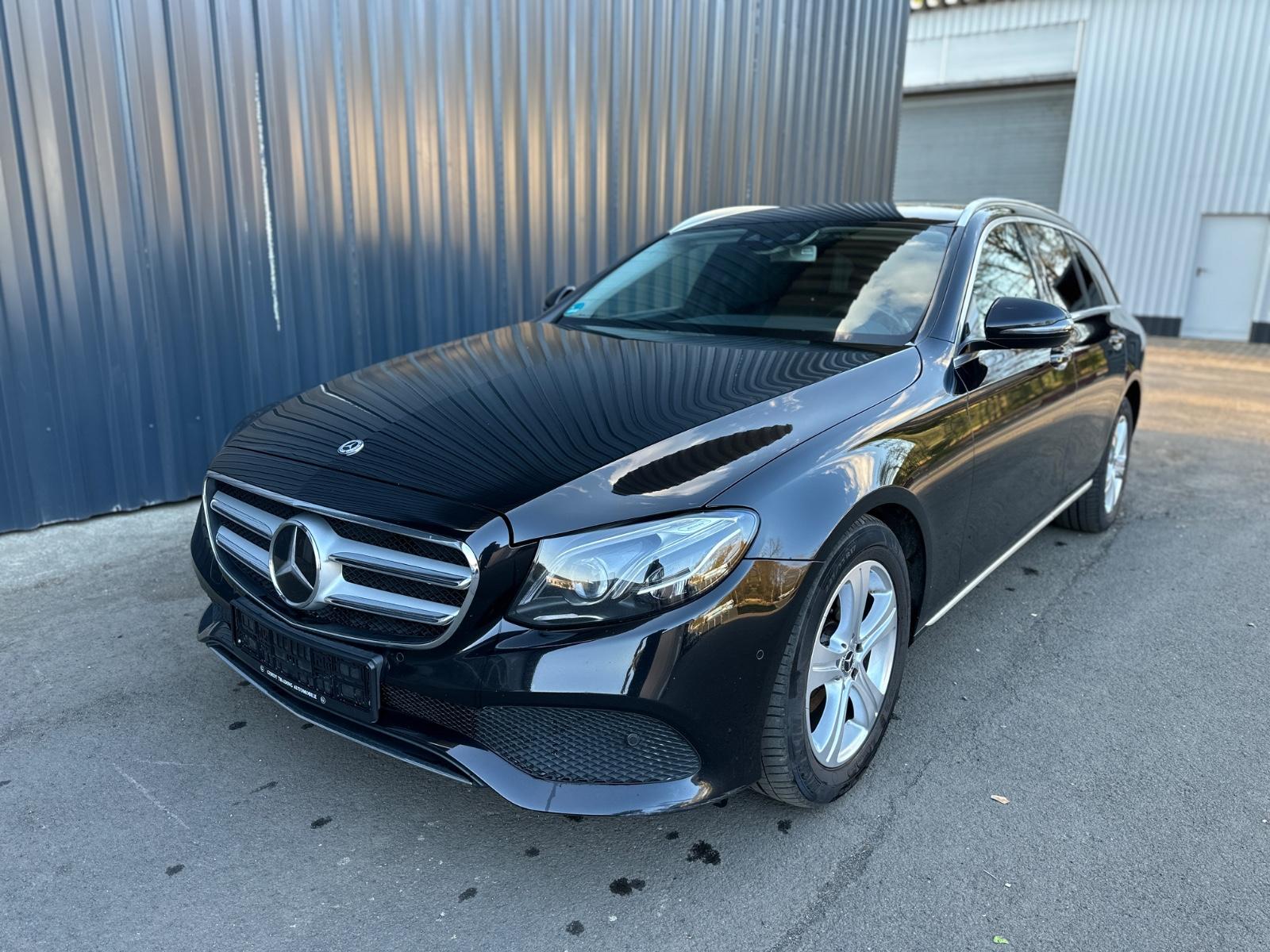 Mercedes-Benz E 220 AHK, Distronic plus,Multibeam,Scheckheft