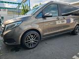Mercedes-Benz Mercedes V klasse 220d Lang Edition AHK - Mercedes-Benz E 220: Van