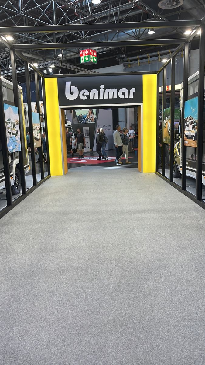 Fahrzeugabbildung Benimar A 981 ** vollintegriert auf nur 6 m **neu !!