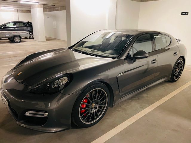 Porsche Panamera GTS