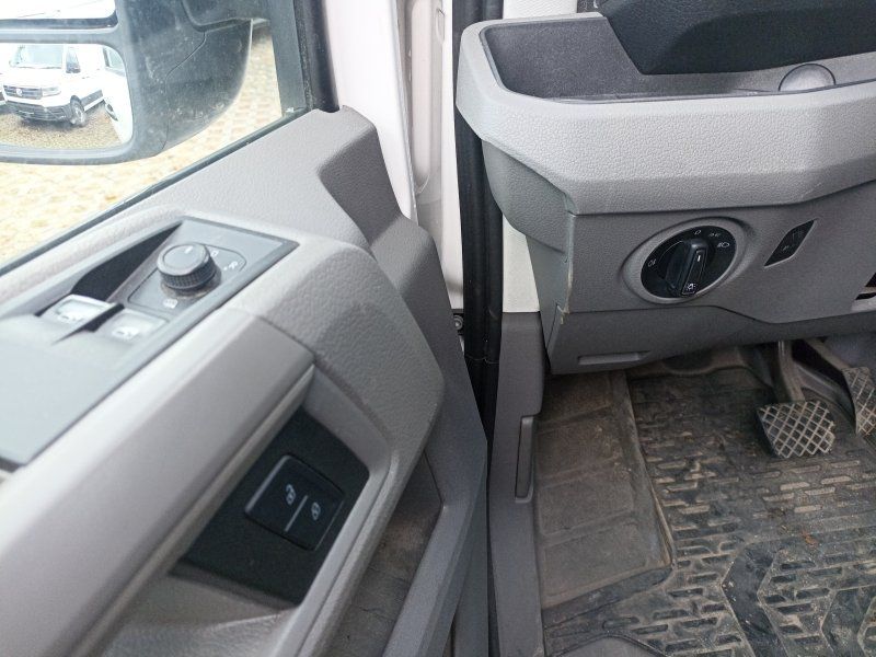 Fahrzeugabbildung Volkswagen Crafter Kasten 2.0 TDI L3H3 Aut. AHK+NAVI+STANDH