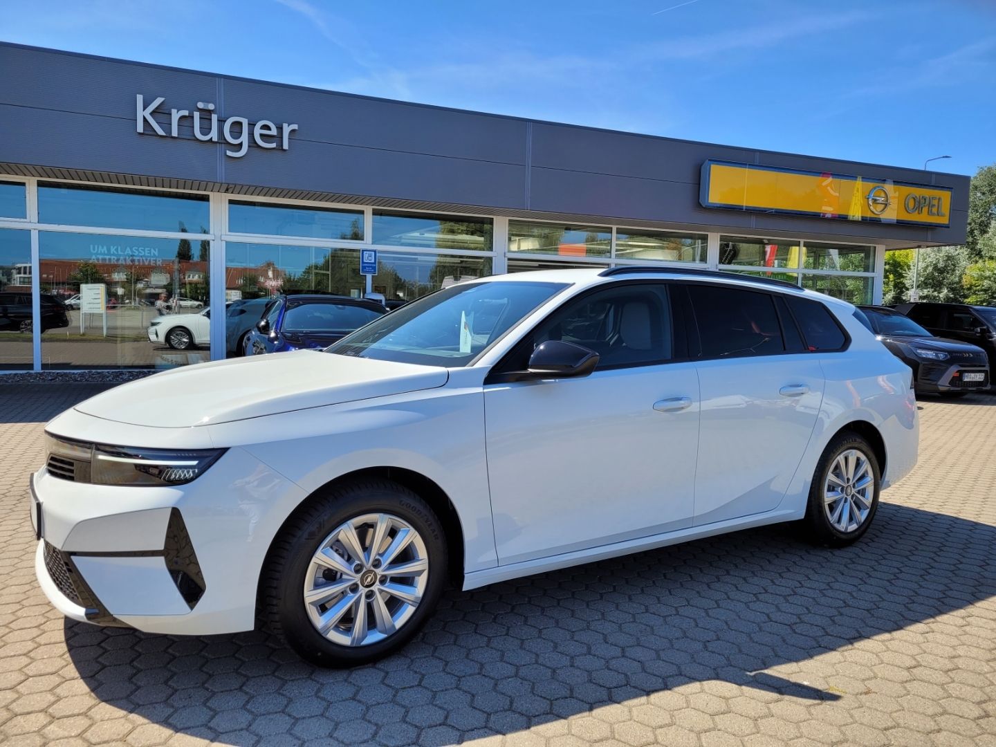 Fahrzeugabbildung Opel Astra L Edition Sports Tourer SHZ+LHZ+Allwetter