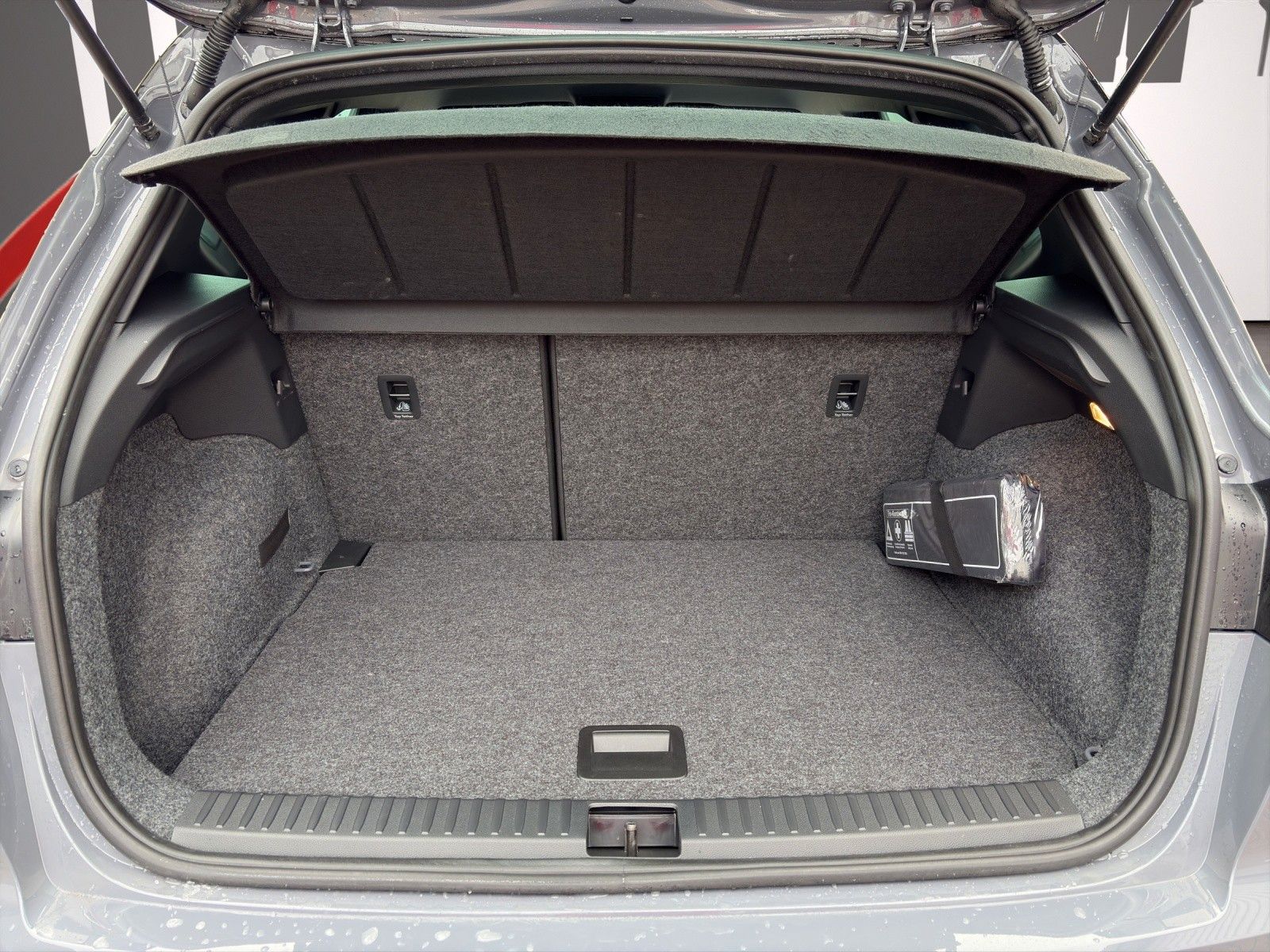 Fahrzeugabbildung SEAT Arona 1.0 TSI FR DSG ACC/SHZ/GJR/DAB/APPLE