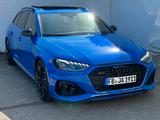 Audi RS 4 Avant 2.9 TFSI quattro *MATRIX*PANO*HEADUP* - blaue Audi RS4