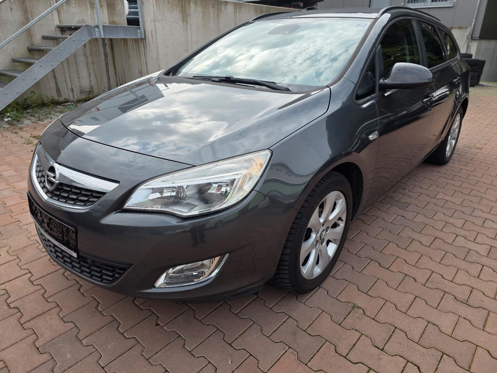 Opel Astra J Sports Tourer Design Edition