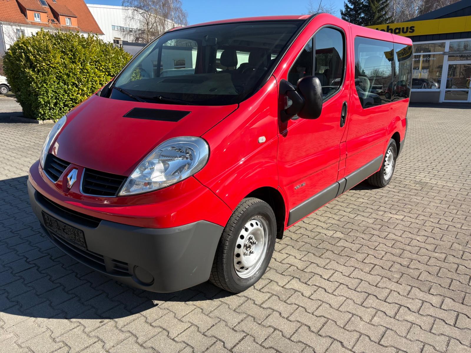 Renault Trafic 2.0 dCI BUS 9 Sitze L1H1 2,7t