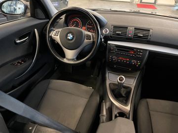 BMW 120 Baureihe 1 Lim. *TEMPOMAT*SZHZ*AHK*KLIMA*PDC