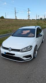 Volkswagen Golf 2.0 TSI DSG 4MOTION R Variant R - Volkswagen Golf mit Benzin-Antrieb: Kombi, 2.0