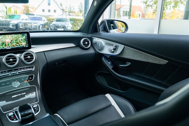 Mercedes-Benz C63S AMG Coupe / BURMESTER/ PANO/ HIGH-END/ 360° Mercedes-Benz C63S AMG Coupe / BURMESTER/ PANO/ HIGH-END/ 360°