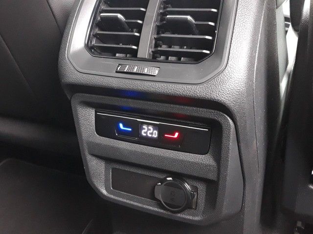 Fahrzeugabbildung Volkswagen Tiguan 2.0TDI DSG 4M R-Line PANO+AHK+STDHZ+++