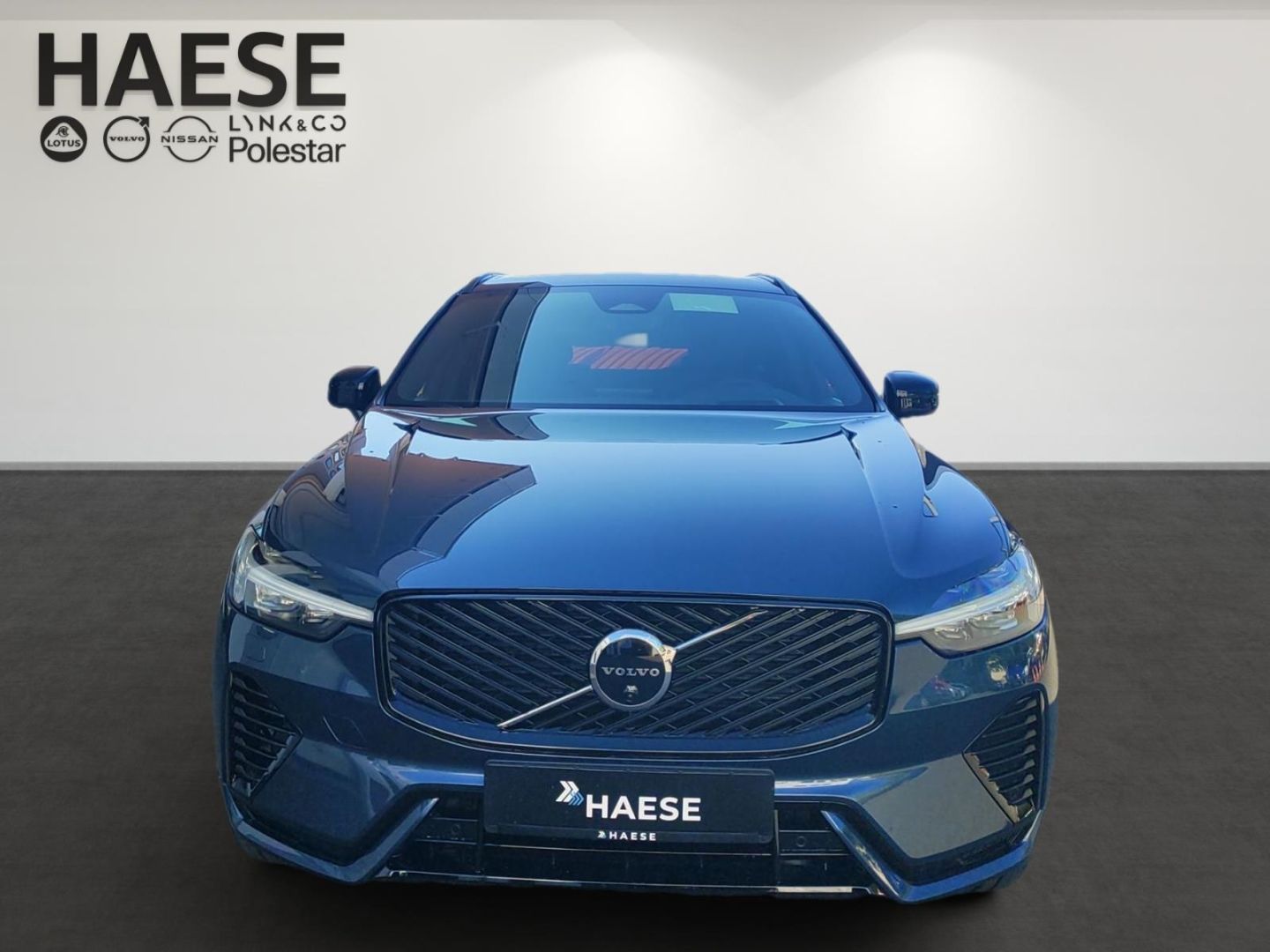 Volvo XC60 Plus Dark Recharge Plug-In Hybrid AWD HUD A imagem 2