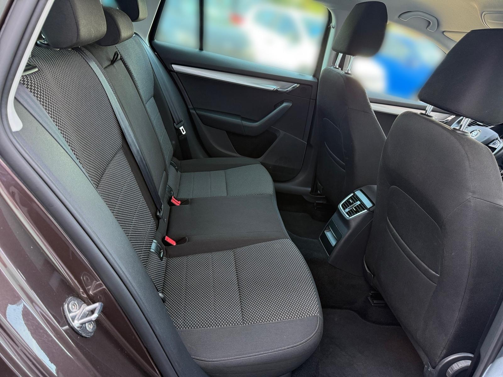 SKODA OCTAVIA COMBI 1.4 TSI 150ch BVA Sièges chauffants Radar de recul
