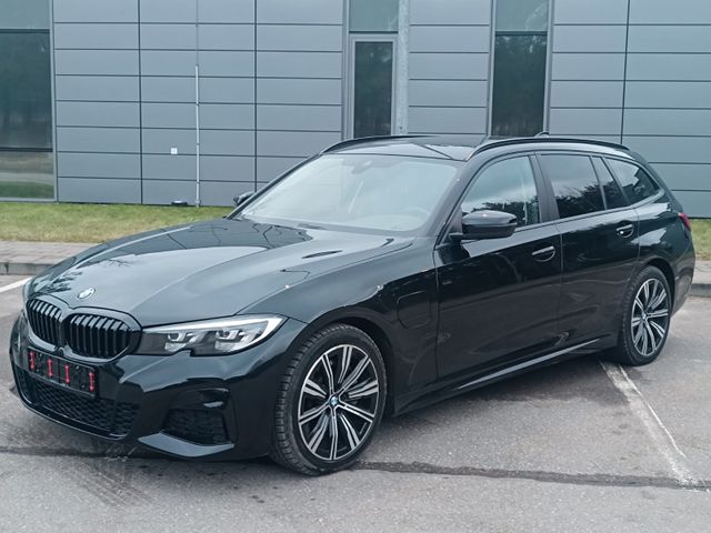 BMW 330 e xDrive /M Paket/SHZ