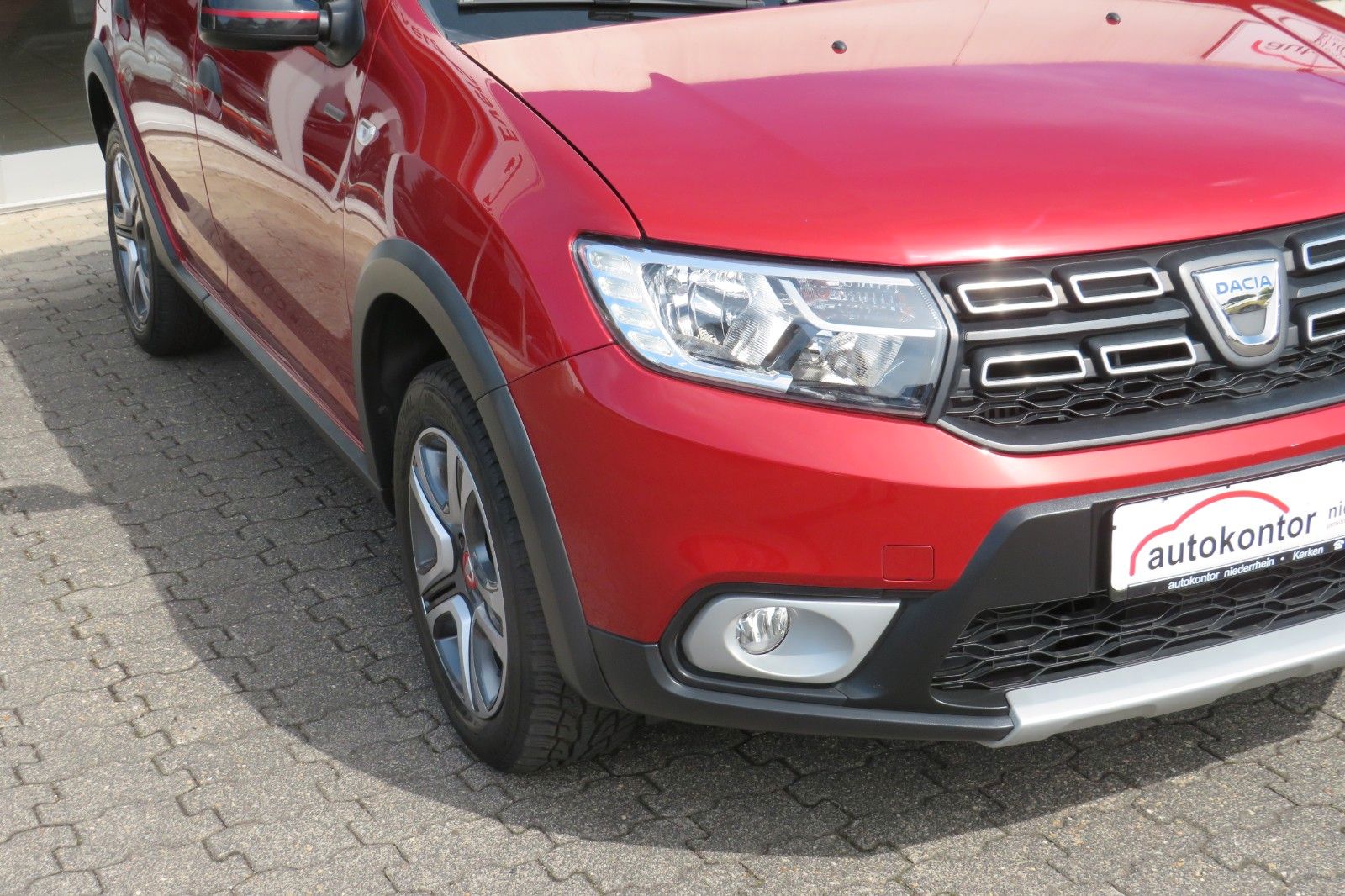 Fahrzeugabbildung Dacia Sandero Stepway NAVI SITZH. GRA PDC +KAMERA 1.HD